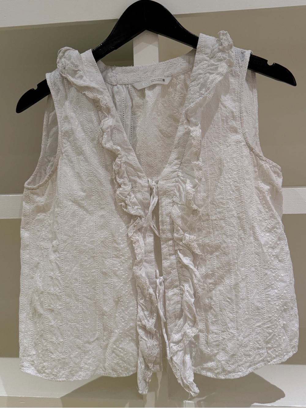 Zara White Ruffle Tank Top (size small)